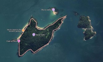 Imóvel com 2 alqueires (54.400 m²) de terras, com frente, um lado e fundos para o mar. no mapa, propriedade na área 20 - propriedade na ilha do cedro,