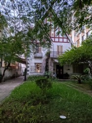 Será vendida pelo leiloeiro gabriel - ao clicar em auditório de leilão você será direcionado para o site do leiloeiro gabriel - linda mansão com 838m²