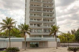 Imagem do imóvel Lote 1 – CONDOMÍNIOS EM FRENTE À PRAIA DA BARRA DA TIJUCA, COM INFRA ESTRUTURA DE CLUBE: SAUNA, PISCINA, QUADRA, ACADEMIA, SALÃO DE JOGOS, SALÃO DE FESTAS, BRINQUEDOTECA, BICICLETÁRIO Situado na Av