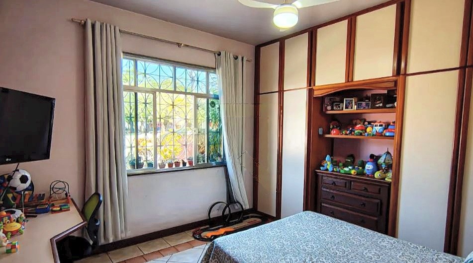 Casa com 4 quartos no Taquara (foto 18 de 41)